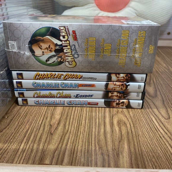 8 Charlie Chan Movies DVD Bundle makeMEanOFFER! .:will unbundle:. - Picture 2 of 5